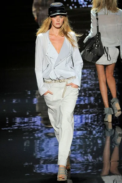 Look 7